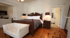 5 Star A101 Prince Charles King Suite with parking - Image 2