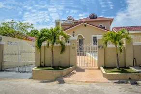 Western Jewels Guesthouse - Image 3