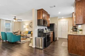 Spacious 4BR Family Home • Near TCU & Cultural Dis - Image 3