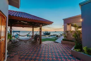 Sunset Paradise Beach house - Entire apartment - Image 3