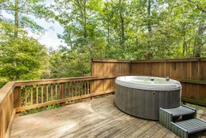 Blue Moon Log Cabin ~ Hot Tub and Walk to SRO - Image 4