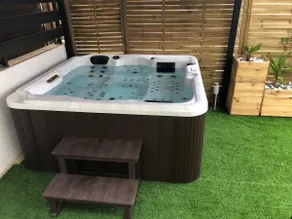 Cap Paradise Jacuzzi suite in the heart of Cap d'Agde - Image 2