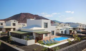 Fantastic villa with completely private pool, with high wall. Free wifi - Image 5