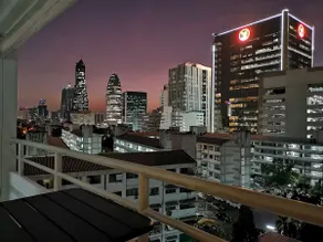 Ari BTS Oasis Chillax 1BR - Balcony & City View - Image 5