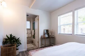Mission Bay Beach Cottage - Image 3