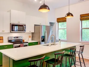 The NoFo Loft - Top Floor & Cozy 1BR Downtown ILM - Image 3