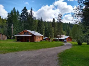 Sanctuary Farm Guest House Log Cabin - Image 3