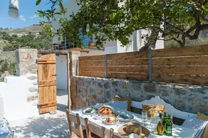 NOTOS WELL Studio-House - Image 3