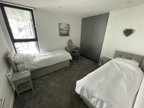 Beachside: New two bedroom apartment with parking - Image 5