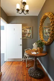Adorable Historic & Charming Walkable Safe Area - Image 2