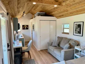 Meadow Cabin - Image 2