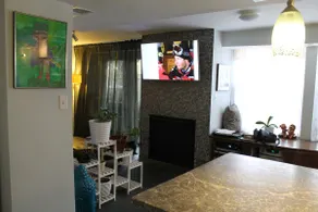 Spacious & Modern 1 BR Apartment - Image 5