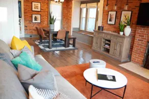 Exposed Brick 4 Bedroom - 5 minutes from downtown - Image 5