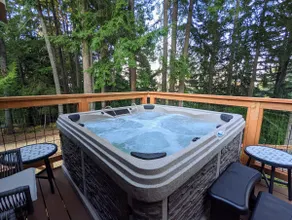 Charming Mid-century Home w/ Lake Views & HOT TUB - Image 2