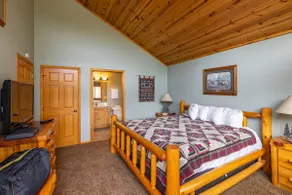 Executive Lodge at Premier Resort w/ Hot Tub! - Image 3