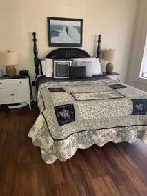 Fully Furnished, Cheerful, 1 Bedroom Home - Image 3