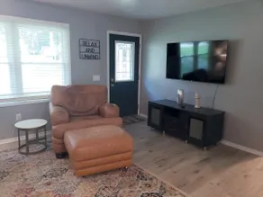 House Around the Corner - Image 3