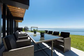 L’Eaurizon | Private Spa & St. Lawrence View - Image 3