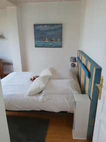 2 bedroom house with sea view - Image 5