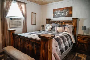 Hillside Hideaway-Unique 2 BR Spacious Cottage! - Image 5