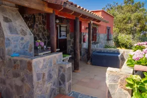RUSTIC HOUSE WITH JACUZZI - Image 4
