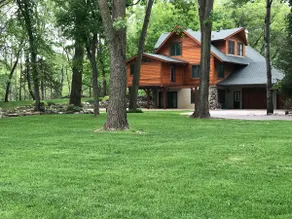 Lodge retreat on 5 wooded acres with pond - Image 2