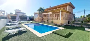 The Grand Pool Chalet and Bbq - Image 2