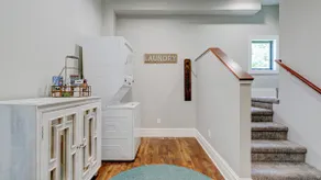 Victorian Cottage steps from historic downtown - Image 4