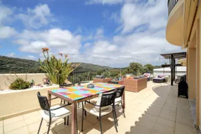 Luxury 3 bedroom apartment - Image 4