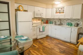 The Teal Retreat - Near Bozeman Airport & I 90 - Image 3