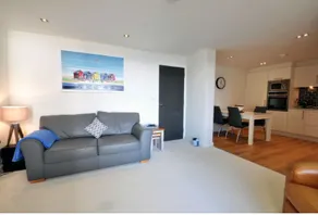 Luxury Beach front modern apartment with sea views - Image 5