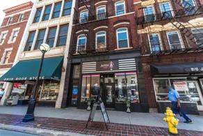 Downtown Luxury! Renovated 2 bedroom,Free Parking! - Image 4