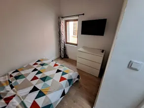 BudgetBnb petit duplex centre médiéval - Image 3