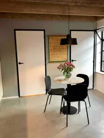 2 pers Apartment with lounge garden in old School - Image 4