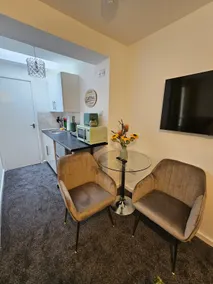 Luxury Studio Stevenage - Image 5