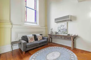 Historic Ballroom Apartment Central Queenscliff - Image 3