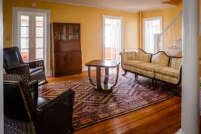 Lakefront Vacation Home - Image 4