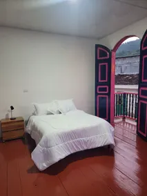 Colonial Blue-Rose House in Genova Quindío - Image 3