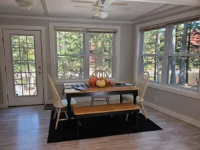 RiverPine Retreat - Clean & Bright Waterfront Home - Image 5