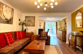 Newcastle King Park 3-Bedroom Spacious Home - Image 3