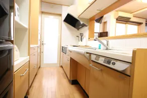 The location is a 2-minute walk from the station, making it ideal for families. - Image 3