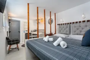 Apoplous studios 3 Aliki Paros - Image 3