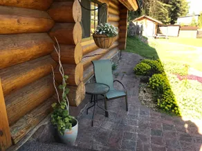 The gorgeous log house, that brings out the smile! - Image 5