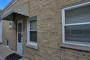 Style & Serene |Jefferson Park| Dwtwn-ORD | Unit 2 - Image 5