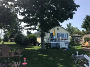 A-Z Lazy Lake House - Image 3