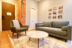 9 Suites at Prince Street Inn - Image 2