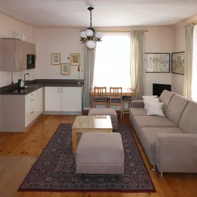 House in the center with a café on the ground floor - Image 3