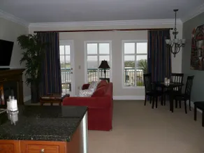TRANQUIL EINSTELLUNG IM 6. STOCK, 1 Schlafzimmer 1 Bad CONDO mit atemberaubendem Blick - Image 2