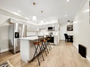 Classic & Comfortable Stay in Brooklyn: - Image 2
