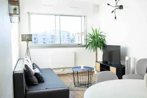 Golden Triangle 2-bedroom with PARKING and SWIMMING POOL, Perier metro station - Image 2